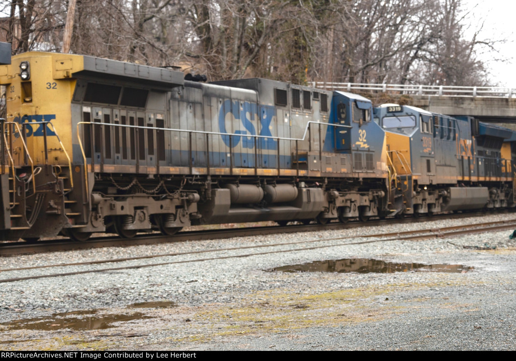 CSX 32 crests Afton Mountain